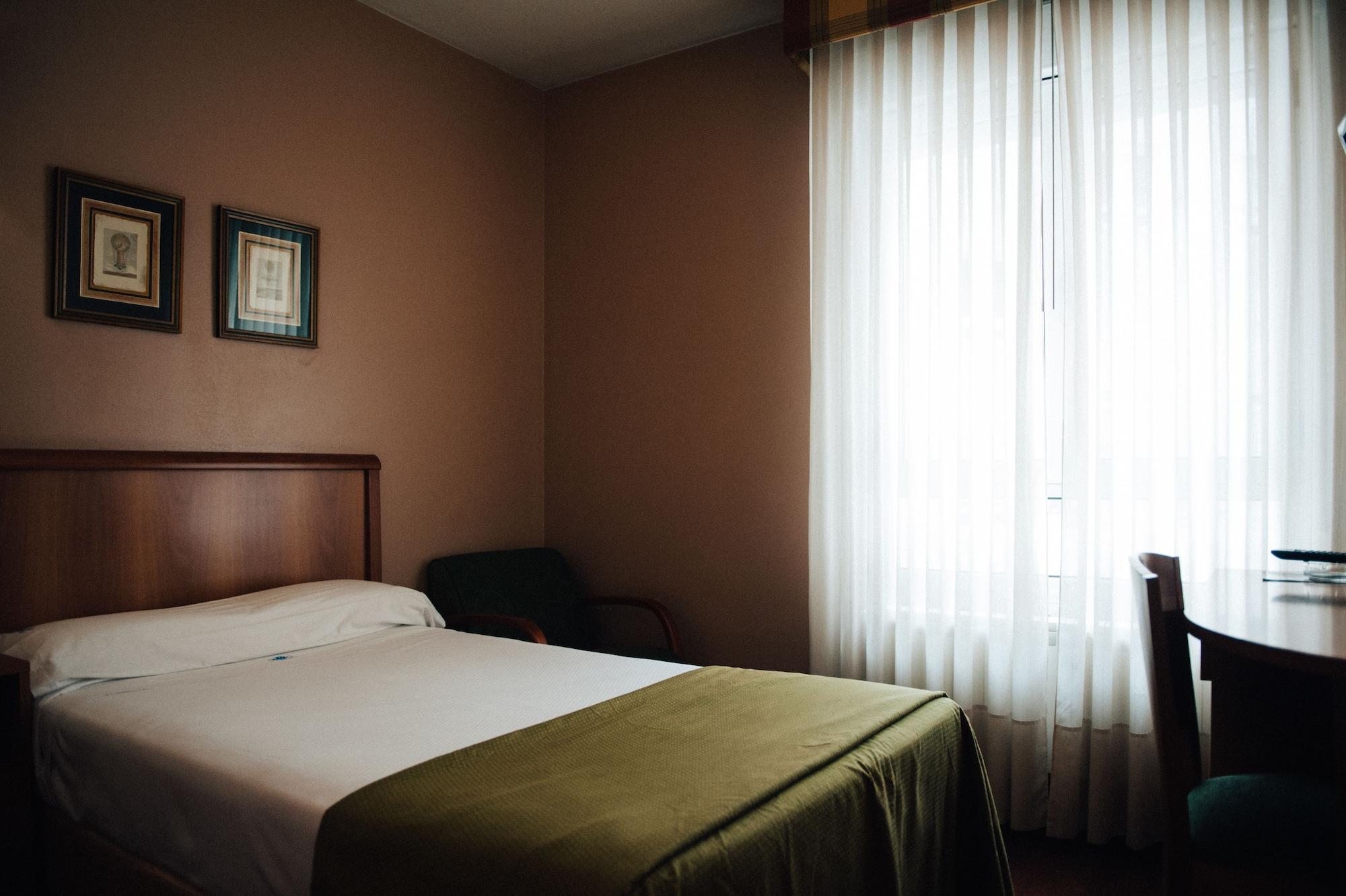 Hotel Carreno اوفيدو المظهر الخارجي الصورة