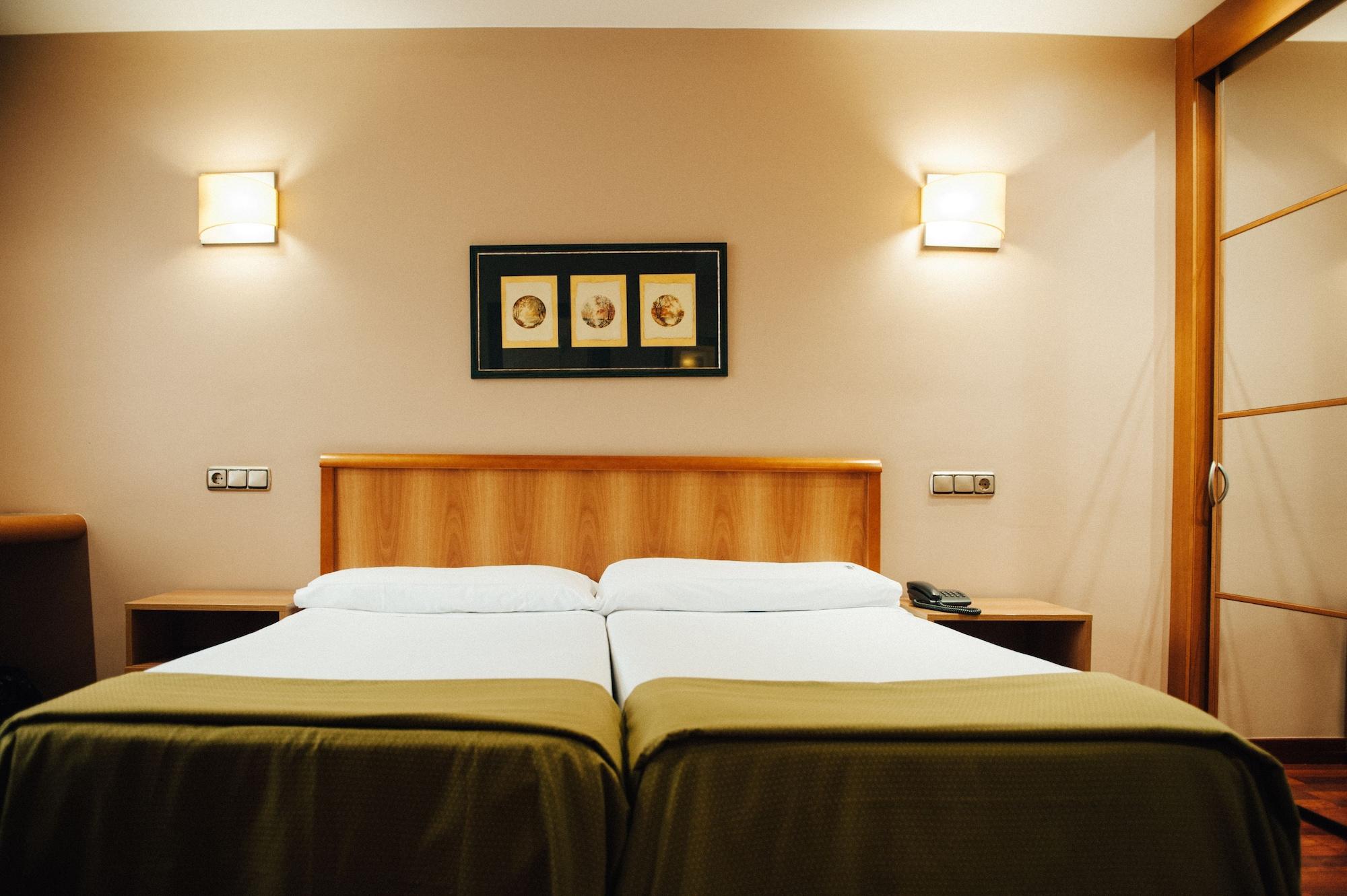 Hotel Carreno اوفيدو المظهر الخارجي الصورة