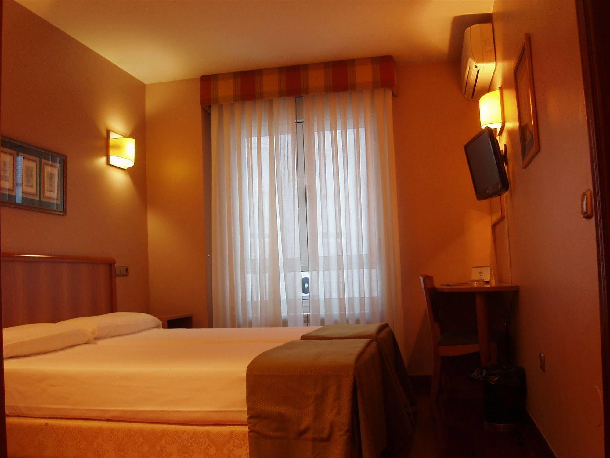 Hotel Carreno اوفيدو المظهر الخارجي الصورة