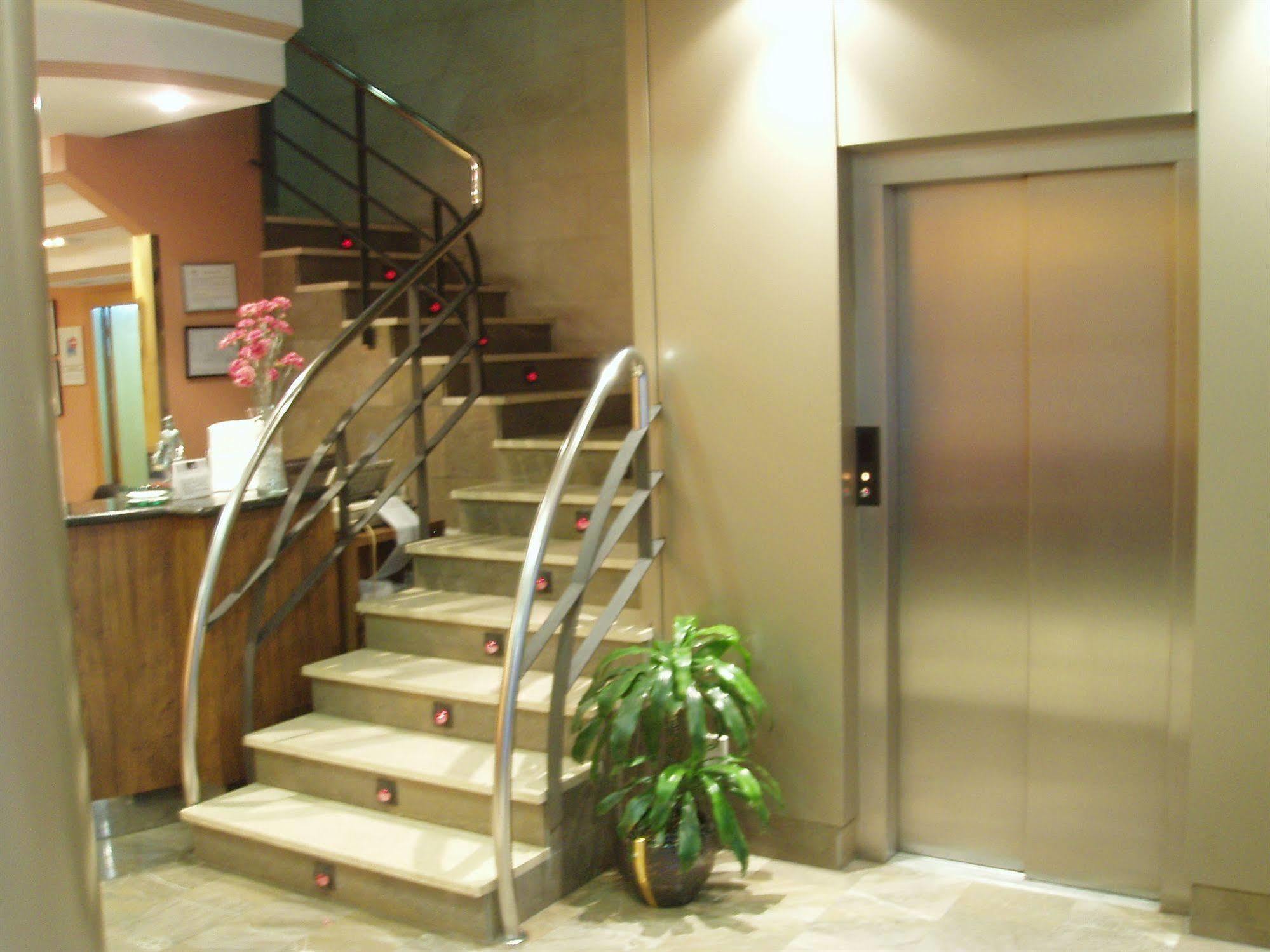 Hotel Carreno اوفيدو المظهر الخارجي الصورة