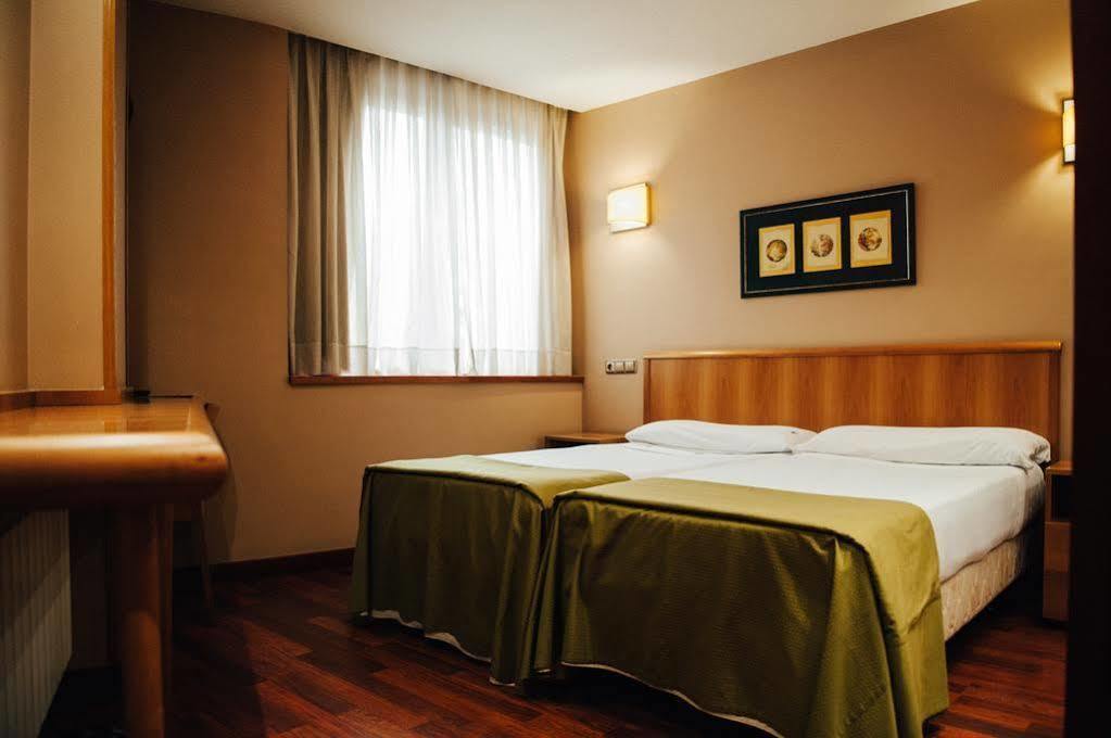 Hotel Carreno اوفيدو المظهر الخارجي الصورة